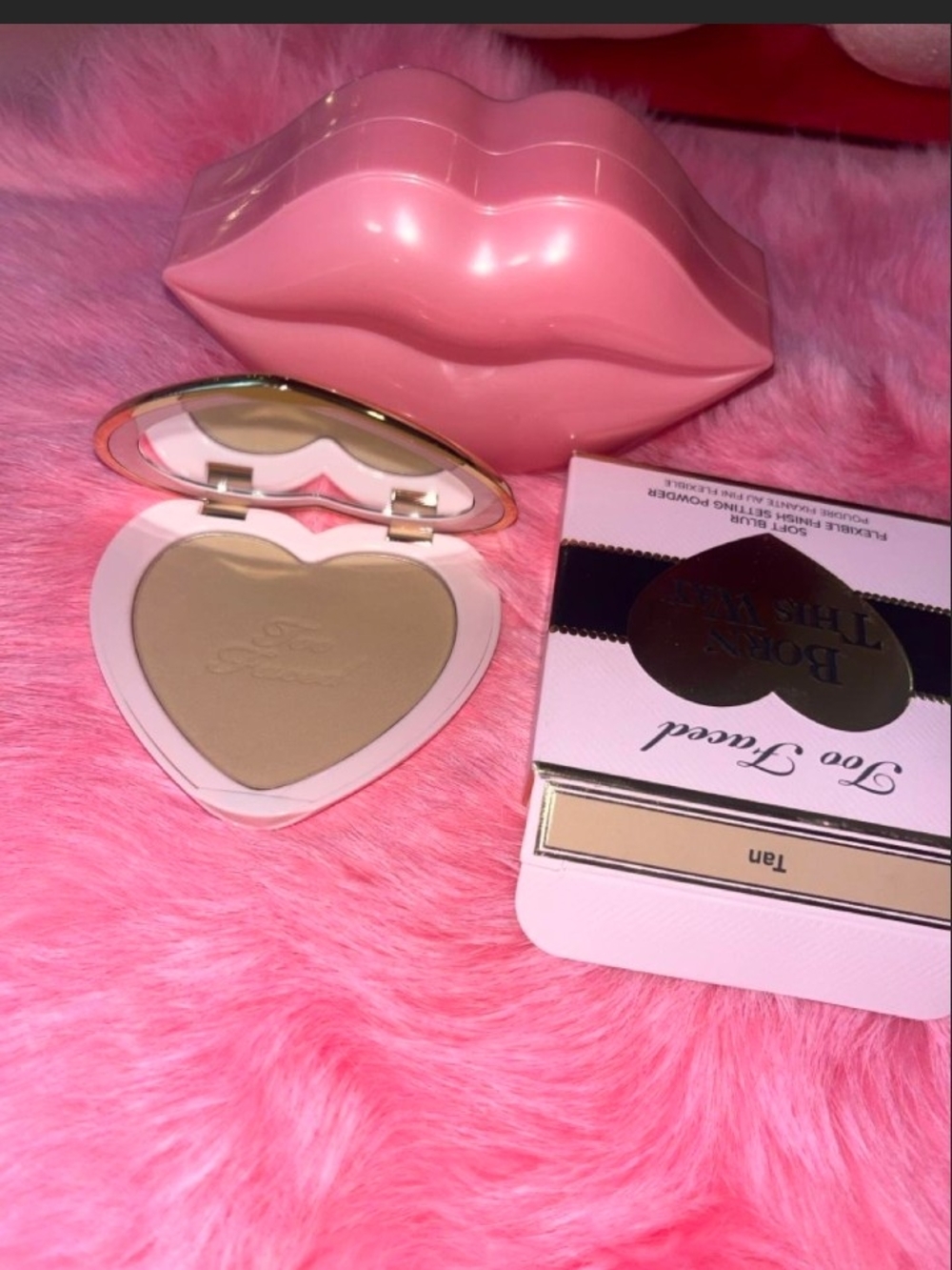 Too Faced Pressed Setting Powder Heart  Compact